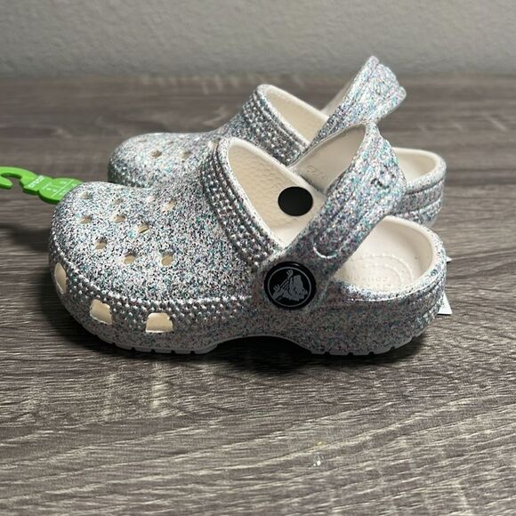 New Crocs Kids Clogs - Picture 6 of 6